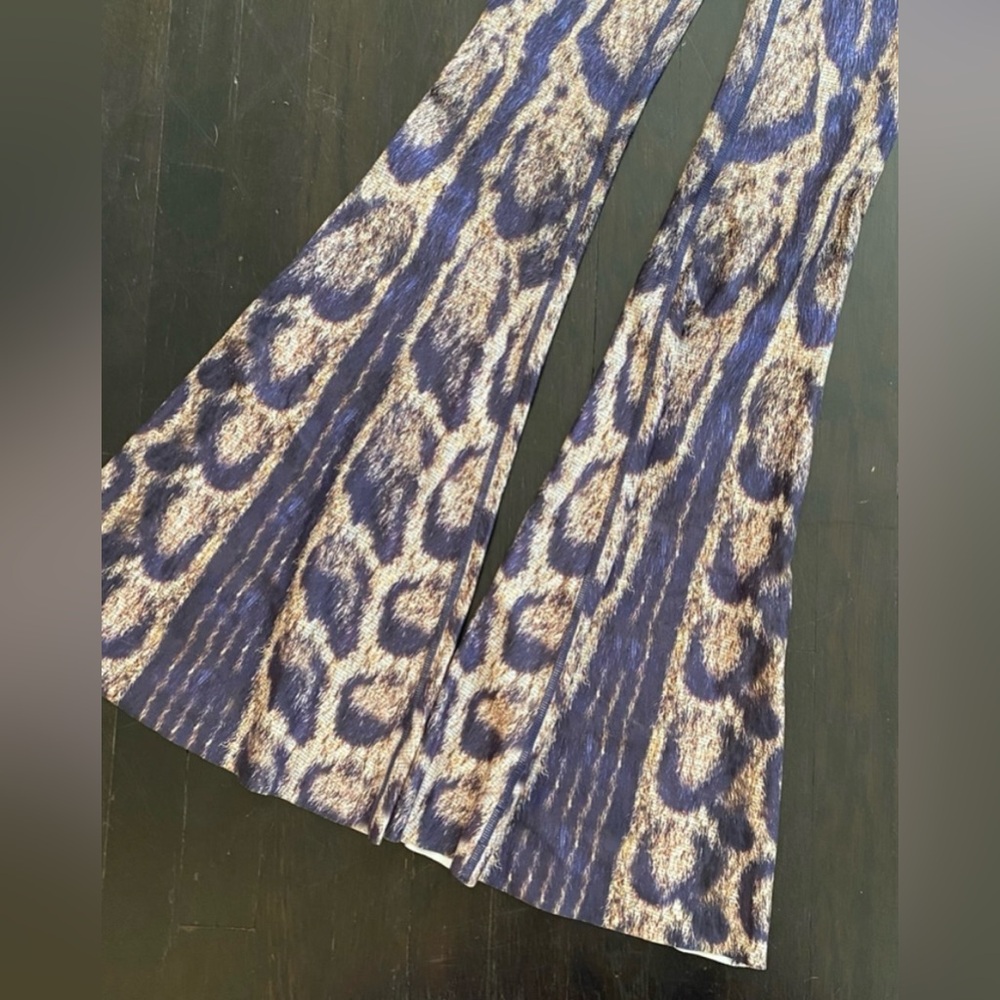 RARE- Jungle Cat Niyama Sol Flares, NEW! Sexy Indigo and tan animal print. Lapiz - Picture 4 of 7